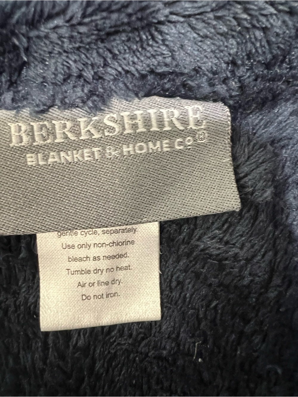 Berkshire Plush Blanket - Deep Navy